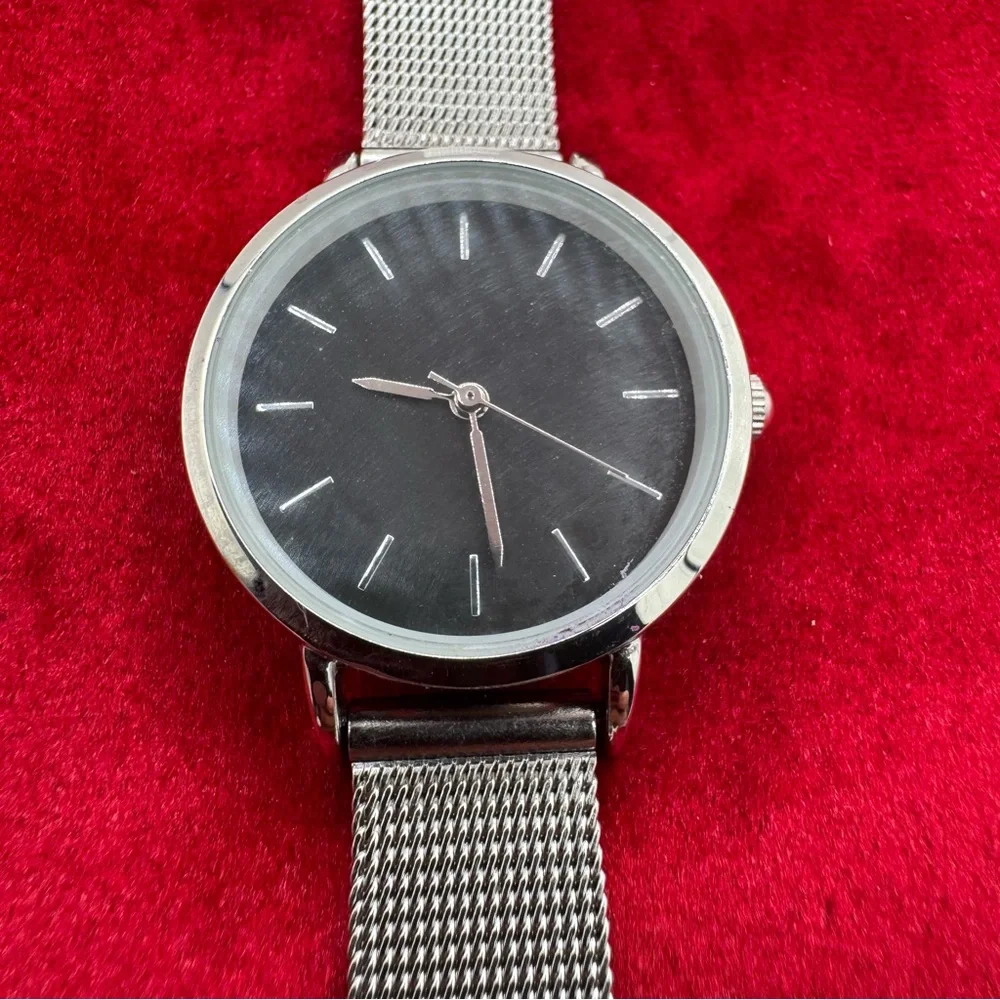 Vintage Minimalist Black‎ Dial Watch Japan Quartz Stainless Steel Mesh Band